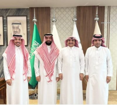 أمين أمانة محافظة الأحساء الملا يستقبل مجلس إدارة نادي العيون…في مكتبه في مقر الأمانة