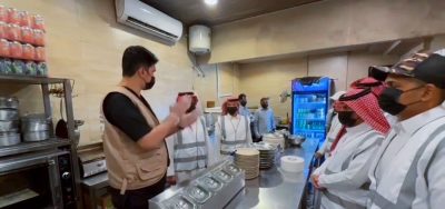 بلدية بيشة تفعّل الدور التطوعي في توعية منشآت الأغذية بدليل سلامة الغذاء