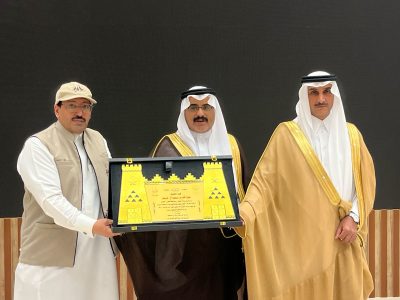 أمير منطقة عسير يكرّم الشيخ عبد الله بن سعد آل عريعر تقديرًا لعطائه المجتمعي ودعمه لبرنامج “أجاويد 3” بظهران الجنوب