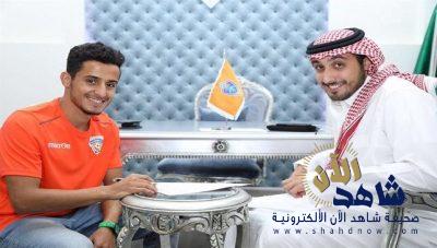الفيحاء يوقع مع قحطاني الهلال .. واللاعب يشارك في التدريبات