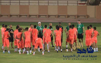 مدرب الاتفاق يغلق التدريب قبل مواجهة النصر وساليناس يصل الخميس