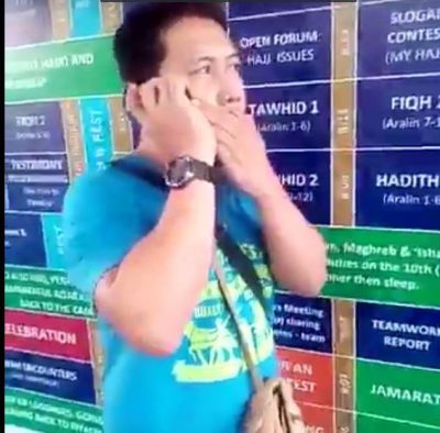 حاج فلبيني يلقن زوجته الشهادتين عبر الهاتف من العاصمة المقدسة