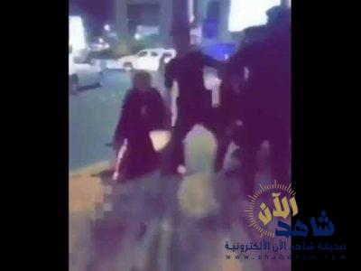 شرطة مكة توضح ملابسات محاولة رجل أمن لإركاب فتاة في دورية بجدة (فيديو)