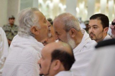  ماذا فعل خالد الفيصل عندما شاهد سماحة المفتي في مسجد نمرة