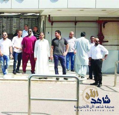 مستشفى بجدة يفصل 100 موظف ويرفض صرف حقوقهم.. و”الصحة” تحقق