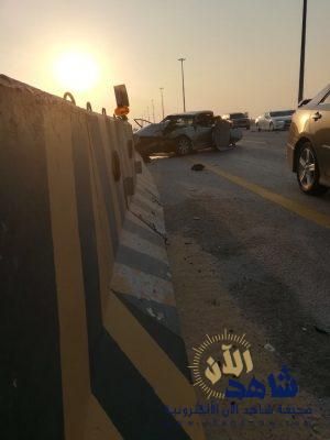 وفاة وإصابة ثلاثة شباب على طريق جسر الملك فهد