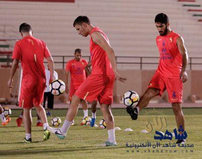 مدرب الاتفاق للاعبين: لا وقت لدينا للكلام.. لنعمل فقط