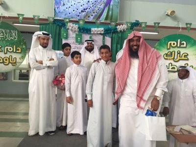 احتفال طلاب مدرسة الجبيل المتوسطة بمحافظة الاحساء باليوم العالمي للمعلم