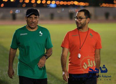 هزاع والكويكبي يدعمان الاتفاق قبل الباطن