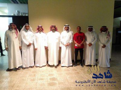 رئيس نادي الأحساء لذوي الأحتياجات الخاصة يجتمع بالمدربين