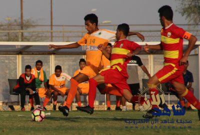 شباب الروضة يُمزق شباك النجوم بثلاثية