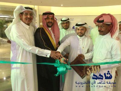 الغوينم مثمنا رعاية العرادي ودعم الراشد  حضور وتفاعل بإفتتاح معرض (ملتقى اللون التشكيلي) لفنون الأحساء