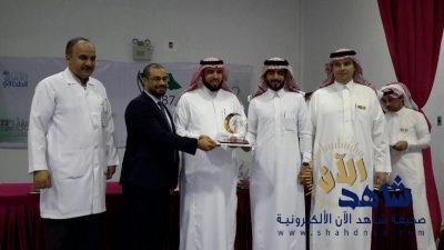 ” الملحم ” يكرم المدارس المعززة للصحة ” بنين ” بالأحساء