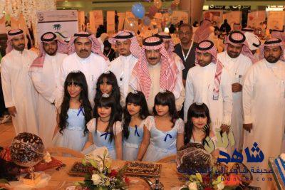 العمير يدشن فعالية معرض السكري بمجمع العثيم