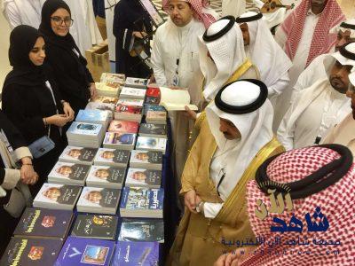 غازي القصيبي يعيش بيننا