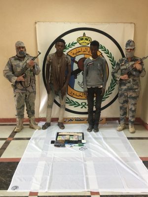 بالصور… رجال حرس الحدود بالمناطق الجنوبية (جازان، نجران، عسير) يحبطوا أكثر من نصف طن من الحشيش المخدر وكمية من الأقراص المخدرة