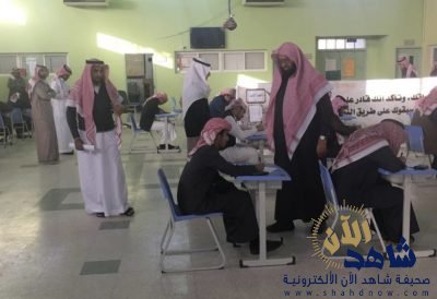 مدير تعليم الأحساء يتفقد سير اختبارات الفصل الدراسي الأول في مدارس المحافظة