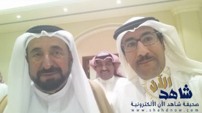 الوحيمد يتغنى بحاكم الشارقة ويوقع ديوانه في مهرجان الشعر العربي