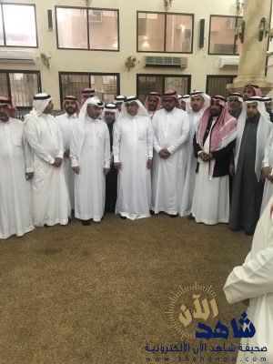 وفد ثانوية العمران يقدم واجب العزاء لأهالي المعلم “العوامي”