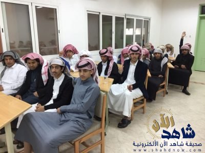 المرشد ” القحطاني ” يحاضر طلاب ثانوية الحرمين عن مرض السرطان