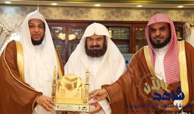 مدير عام الامر بالمعروف يزور امام الحرم