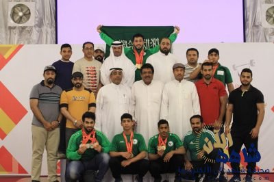 مبارك الخليفة يكرم أبطال أثقال الطرف الدوليين