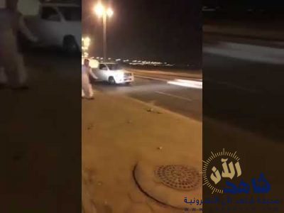 هجوم مجموعة من الشباب على رجال الأمن لدى محاولتهم إيقاف أحد المستهترين بـ الكويت
