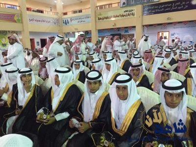 مدرسة جلوي بن عبدالعزيز تحتفي بطلابها وتكرم قائدها التربوي