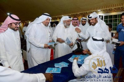 حضور كبير يوثق توقيع كتاب ( أنا إعلامي ) للعمران بفنون الاحساء