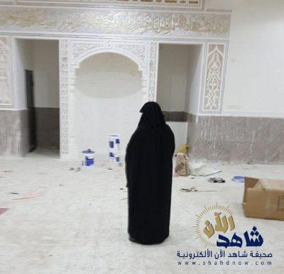 بعد ثلاثين عاماً.. مواطن ينشر صورة والدته في المسجد الذي بنته وأهدت ثوابه لزوجها المتوفى