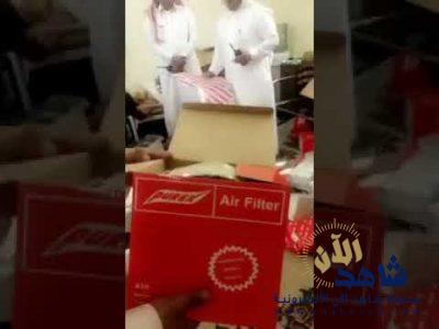 بالفيديو.. لحظة مداهمة مستودعات قطع غيار سيارات مقلدة بالرياض