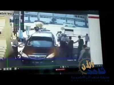 شاهد.. «أسرة مفخخة» تُفجر نفسها بمركز للشرطة بإندونيسيا.. وطفل الـ«8 سنوات» في المقدمة