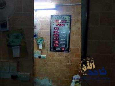 فيديو : ائمة مساجد صلوا لوحدهم بعد رفض المصلين تأدية 20 ركعة بدل 11