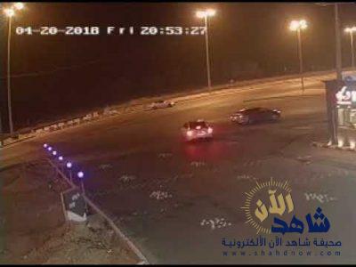 بالفيديو.. موظف ساهر يلقى حتفه في حادث بعد تركيب الكاميرا