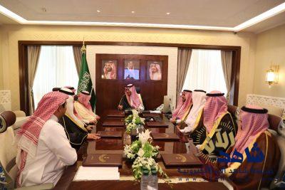 الأمير أحمد بن فهد يستقبل أعضاء مجلس إدارة جمعية البر بالمنطقة الشرقية ومجلس الأمناء