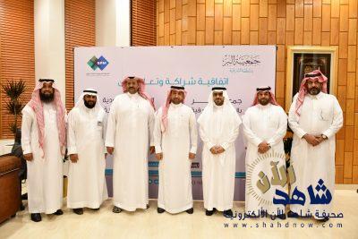 تدريب وتأهيل الأسر المحتاجة على الصناعات الورقية بالشرقية