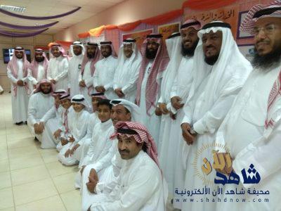 البارقي والفريدان يدشنان المعرض الإرشادي الأول …  4000 طالب يستفيدون من البرامج الارشادية ببقيق