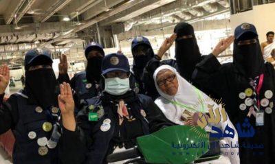 حصة الحارثي : مشاركتي في خدمة المعتمرين لقناعتي بقيمتها وماعند الله خير