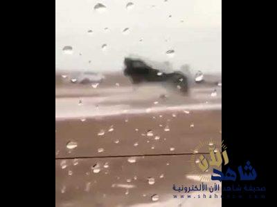 بالفيديو: شاب يفحط بسيارته  في العين بالإمارات .. والنهاية يطير