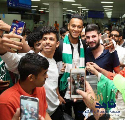 محترف الأهلي الجديد “دي سوزا” يصل إلى مطار جدة