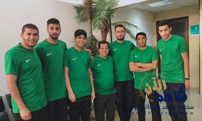 طاولة الطرف تتوجه لجدة