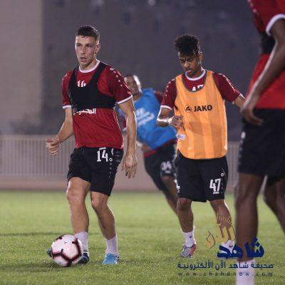 الاتفاق يواصل تدريباته في فترة التوقف.. وهزاع وخيري يواصلان العلاج