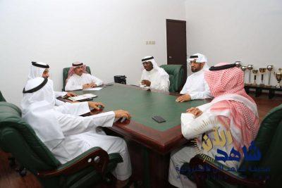 هجر يقيم مناورة استعراضية للاعبيه القدامى