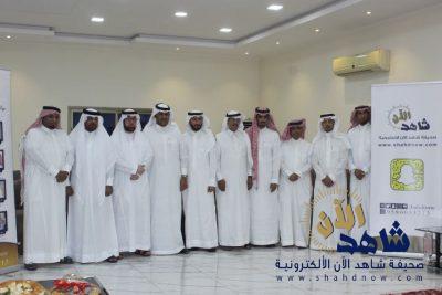 أعضاء شرف شاهد الآن يتناقشون حول تطوير الصحيفة