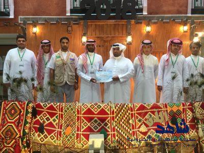 طلاب ثانوية الحرمين يشاركون في برنامج الورشة الفنية للتصميم الرقمي