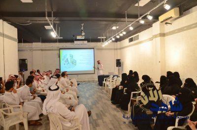 كتاب وزير التعليم ومتحف العرب يستقطب شريحة جديدة للمقهى الثقافي بفنون الاحساء