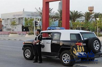 مواطن يسقط مغشيًّا عليه فور ضبطه متلبسًا بتصوير موظفي بنك شهير بمكة