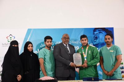 مركز أناة للعلاج الطبيعي والتأهيل يرعى البطل الاولمبي علي العثمان لمدة عام