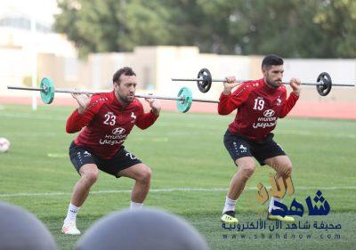 مناورات اتفاقية جادة استعداداً للباطن.. وعكايشي يصل غداً