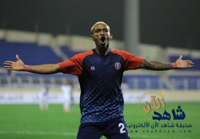 العدالة يكسب هجر بهدف ويتقدم للثالث